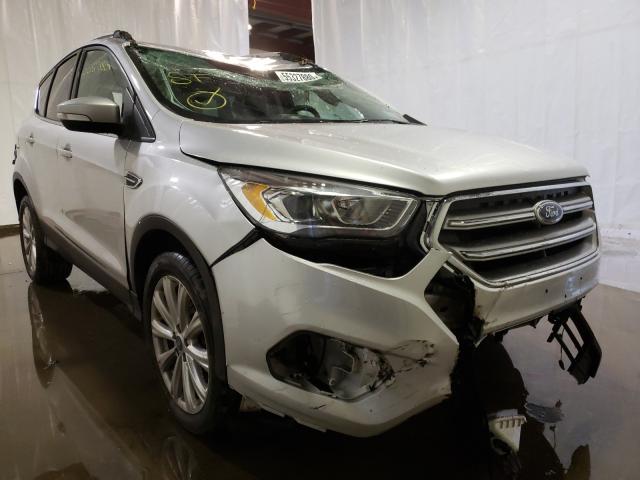 Ford Escape tit (2017)