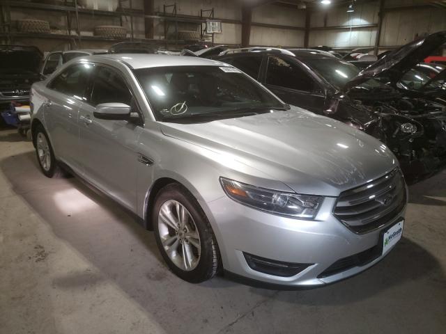 Ford Taurus sel (2015)