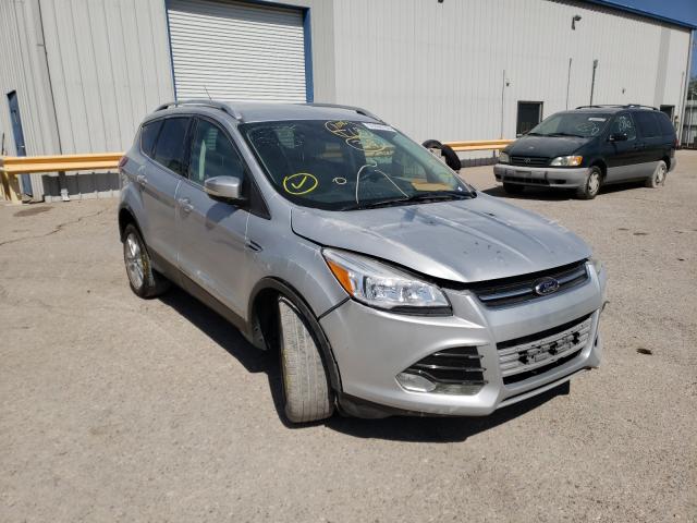 Ford Escape tit (2015)