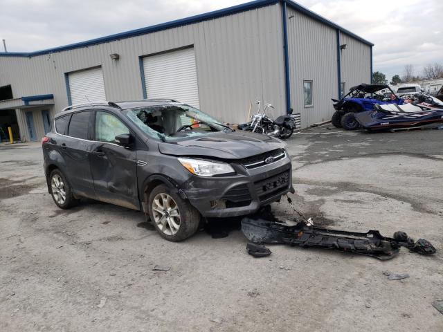 Ford Escape tit (2016)