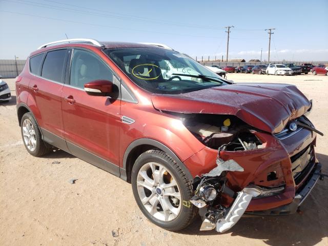 Ford Escape tit (2015)