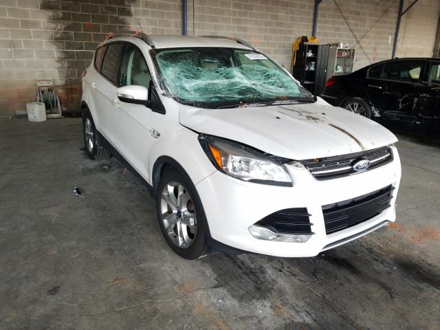 Ford Escape tit (2016)