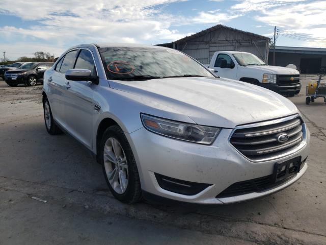 Ford Taurus sel (2015)