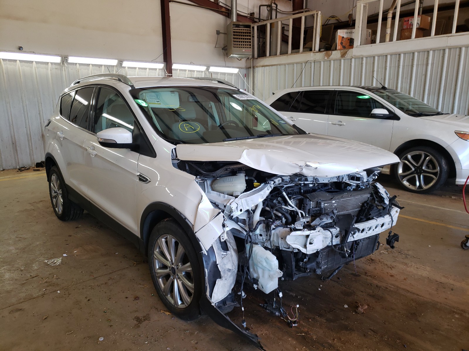 Ford Escape tit (2017)