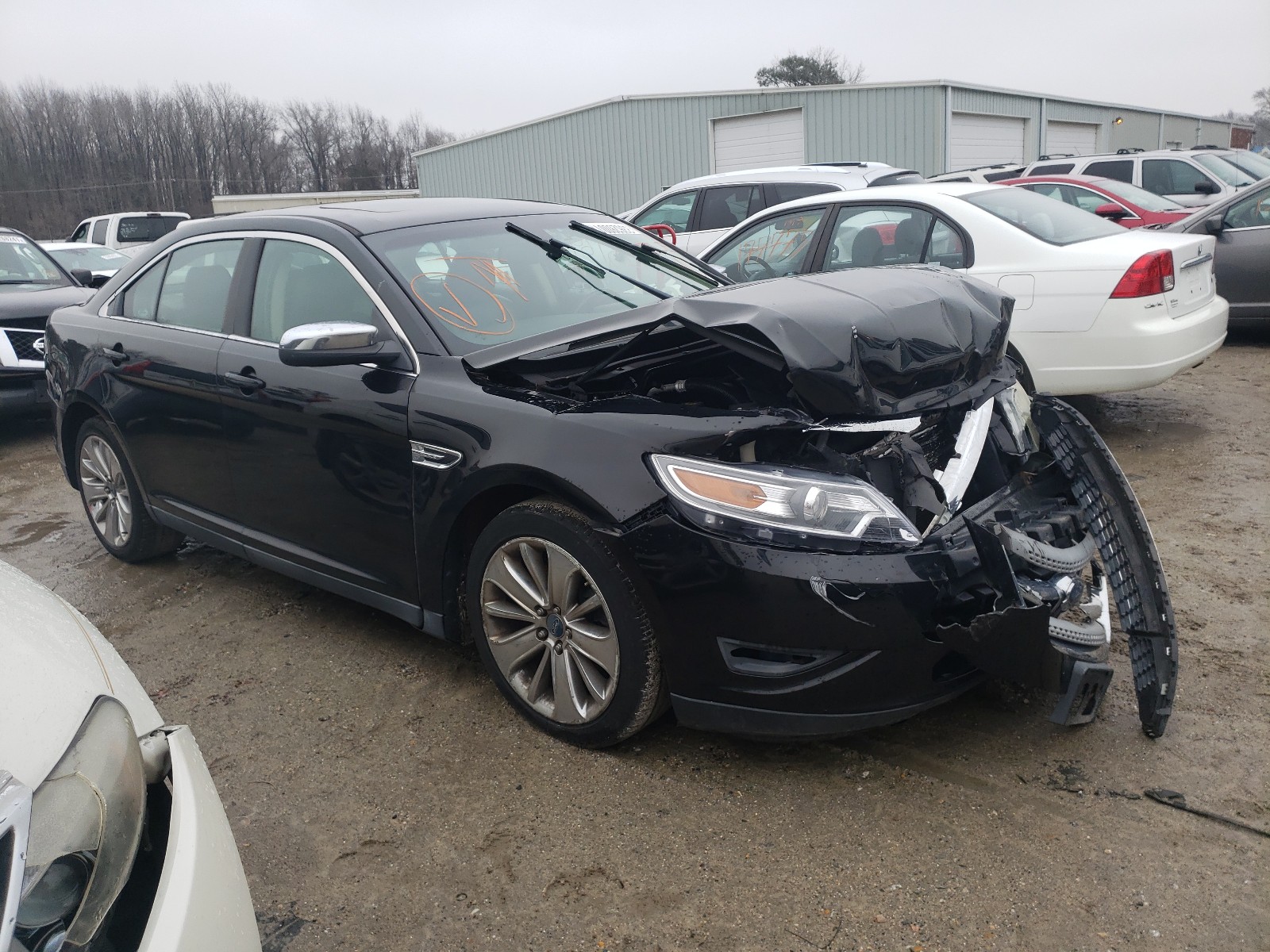 Ford Taurus lim (2010)