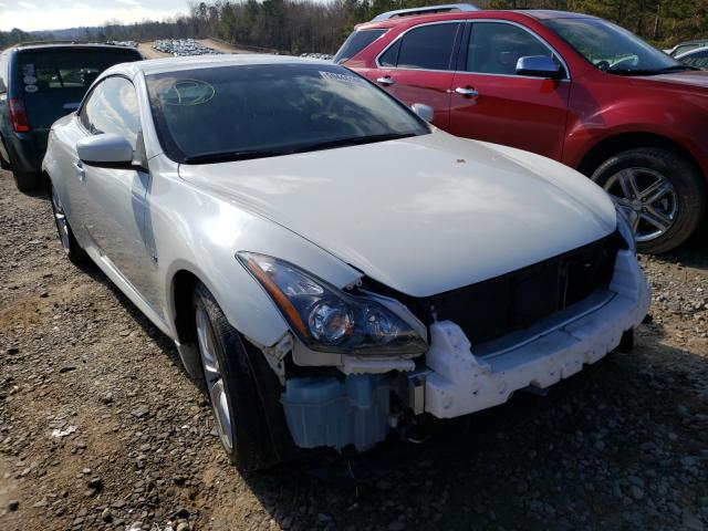 Infiniti Q60 base (2015)