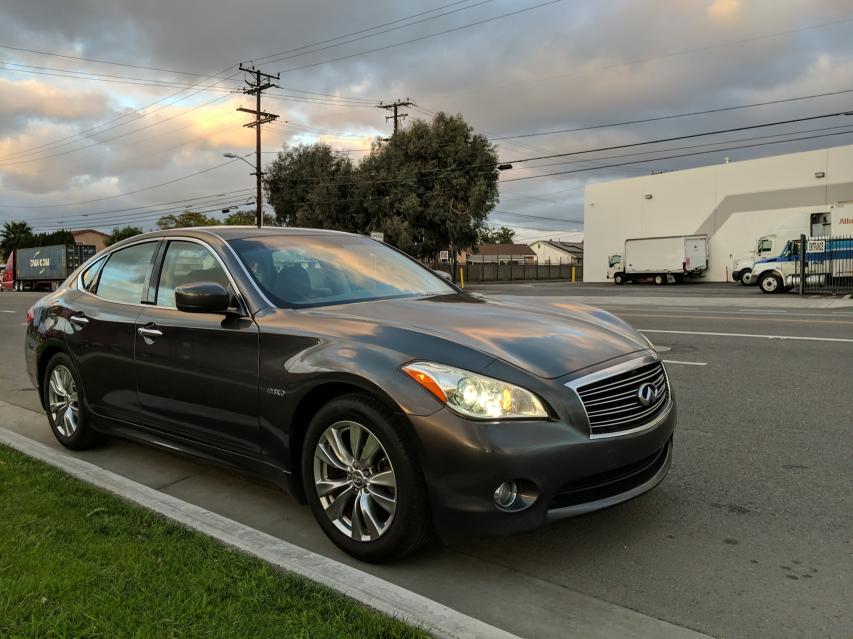 Infiniti M35h (2012)