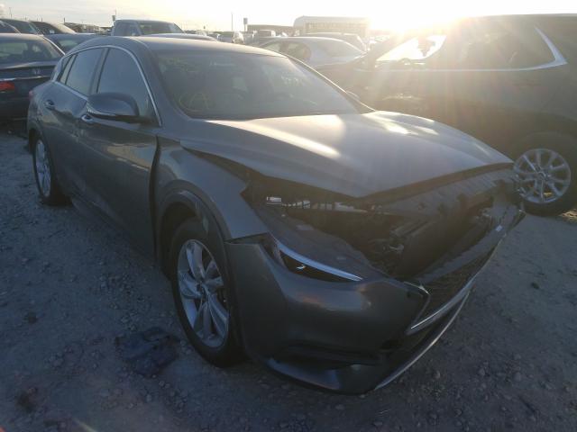 Infiniti Qx30 base (2018)