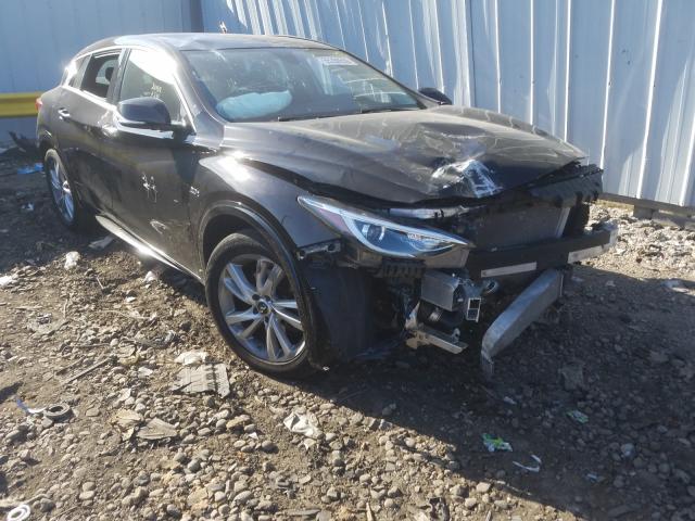 Infiniti Qx30 base (2017)