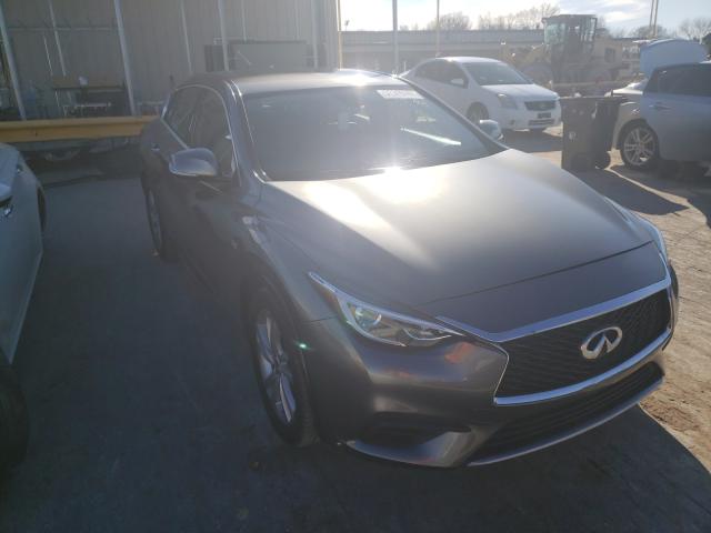 Infiniti Qx30 base (2018)