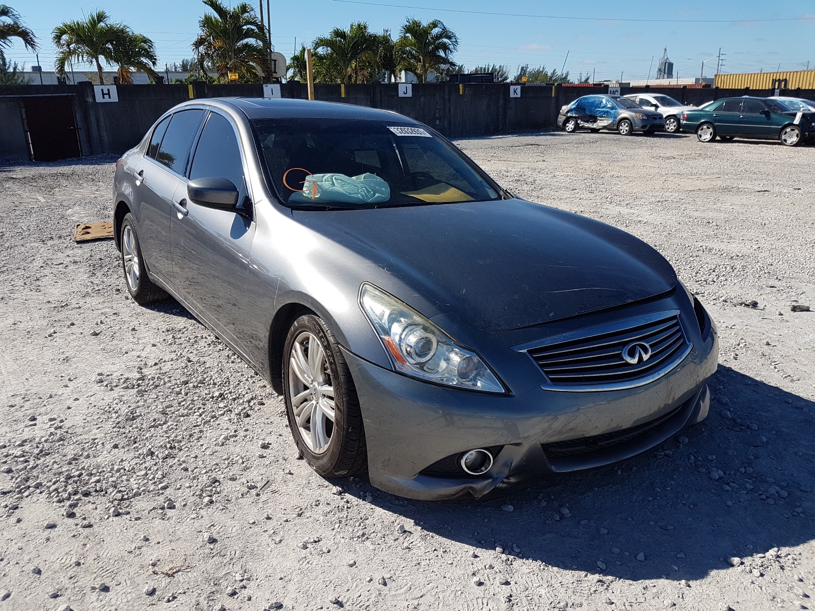 Infiniti G37 base (2013)