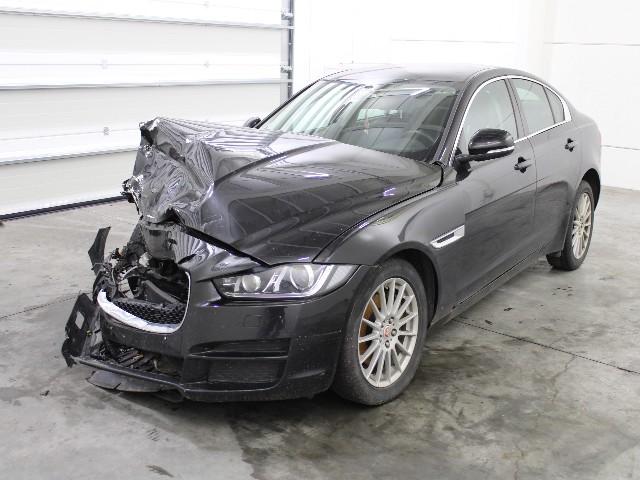 Jaguar Xe saloon (2015)