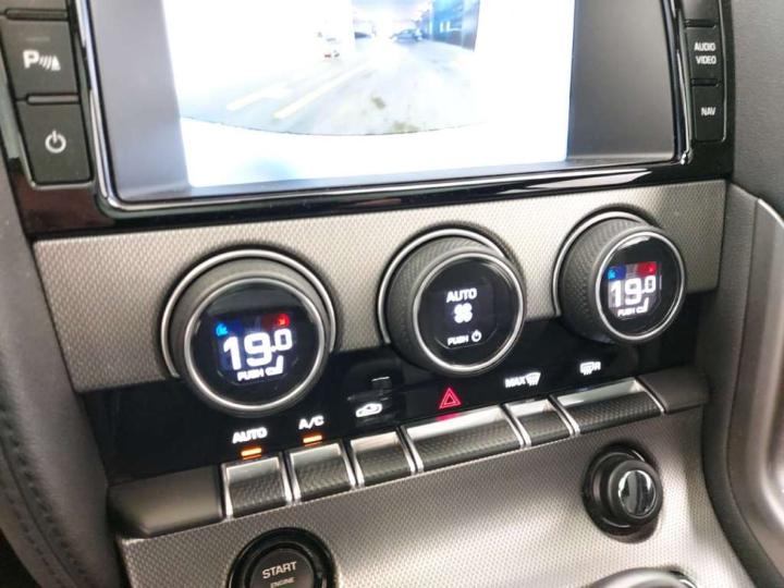 Jaguar F-type 2014