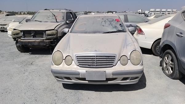 Mercedes-benz E320 (2001)