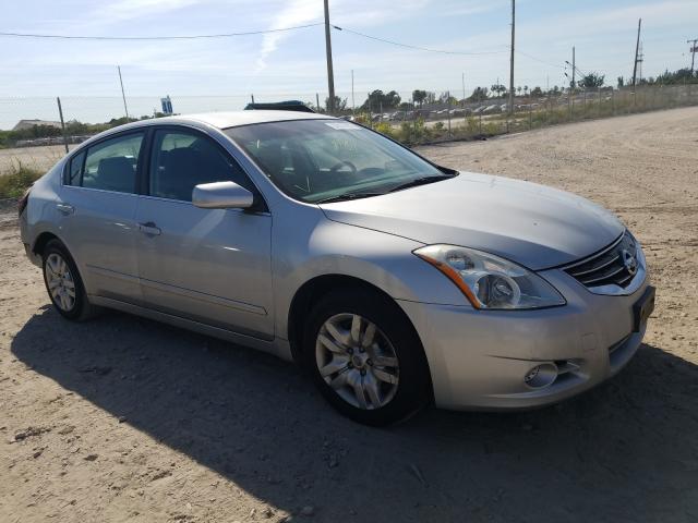 Nissan Altima bas (2012)