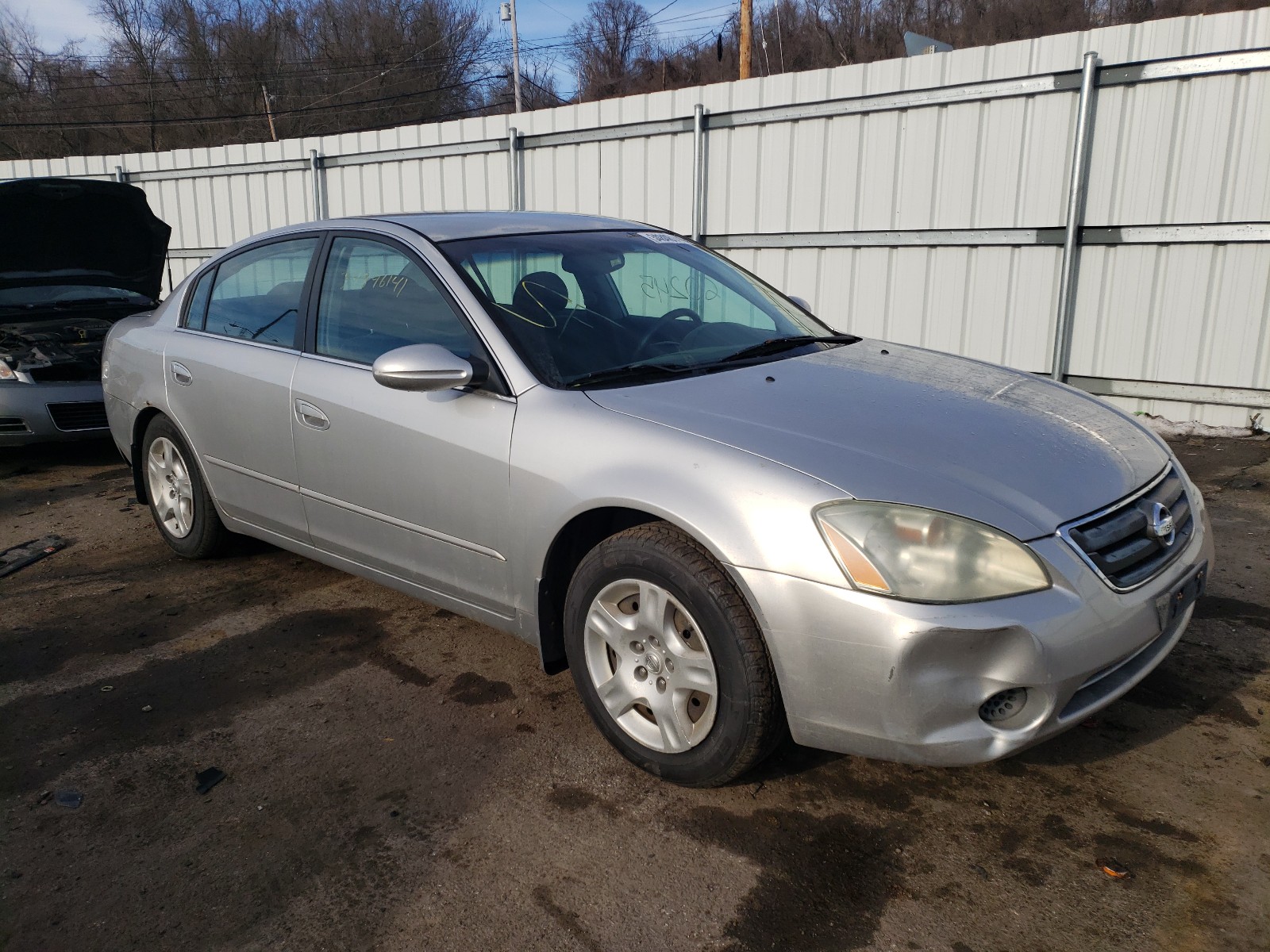 Nissan Altima bas (2004)