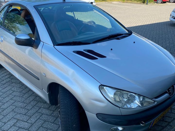 Peugeot 206 cc (2002)