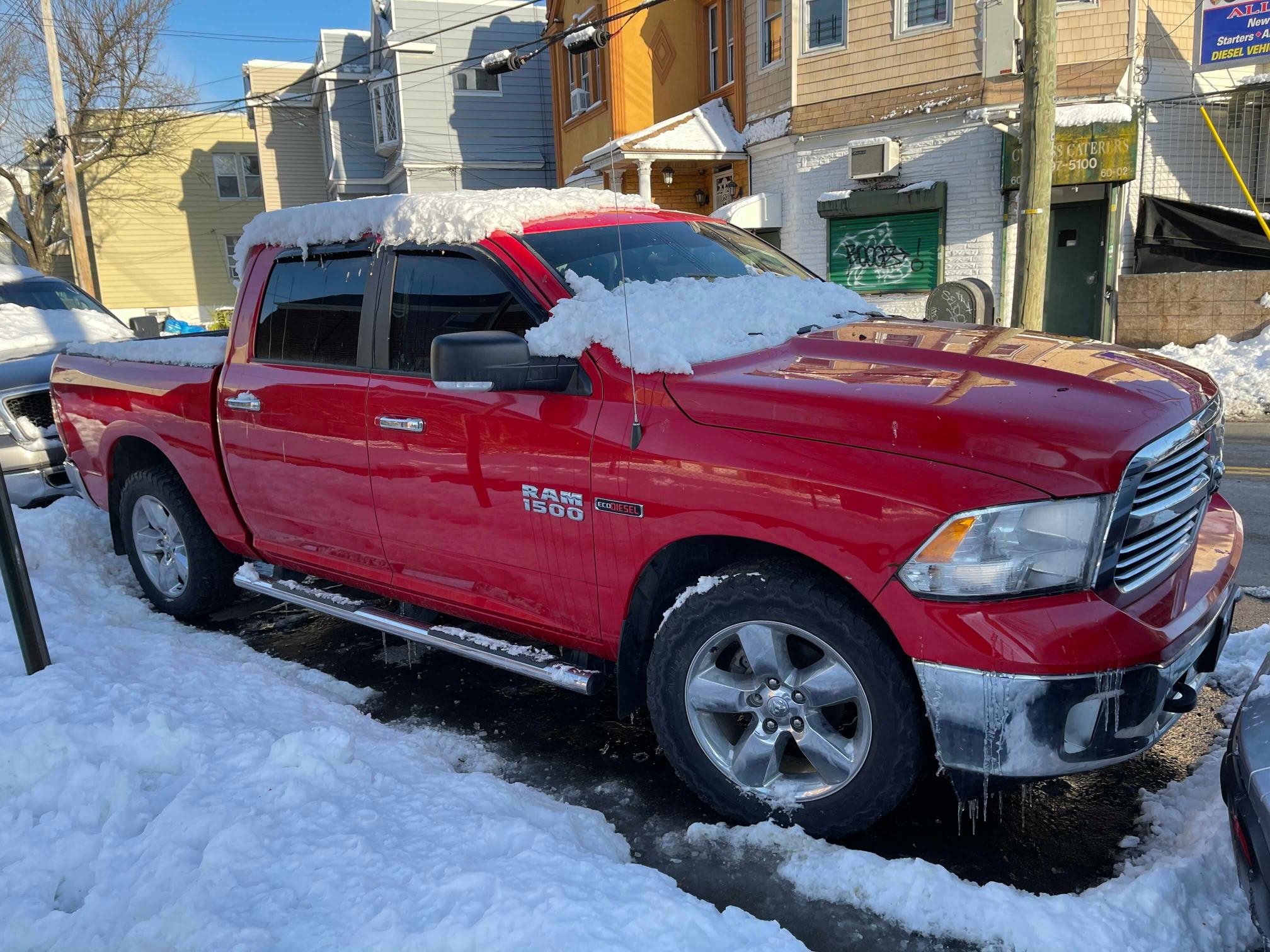 Ram 1500 slt (2015)