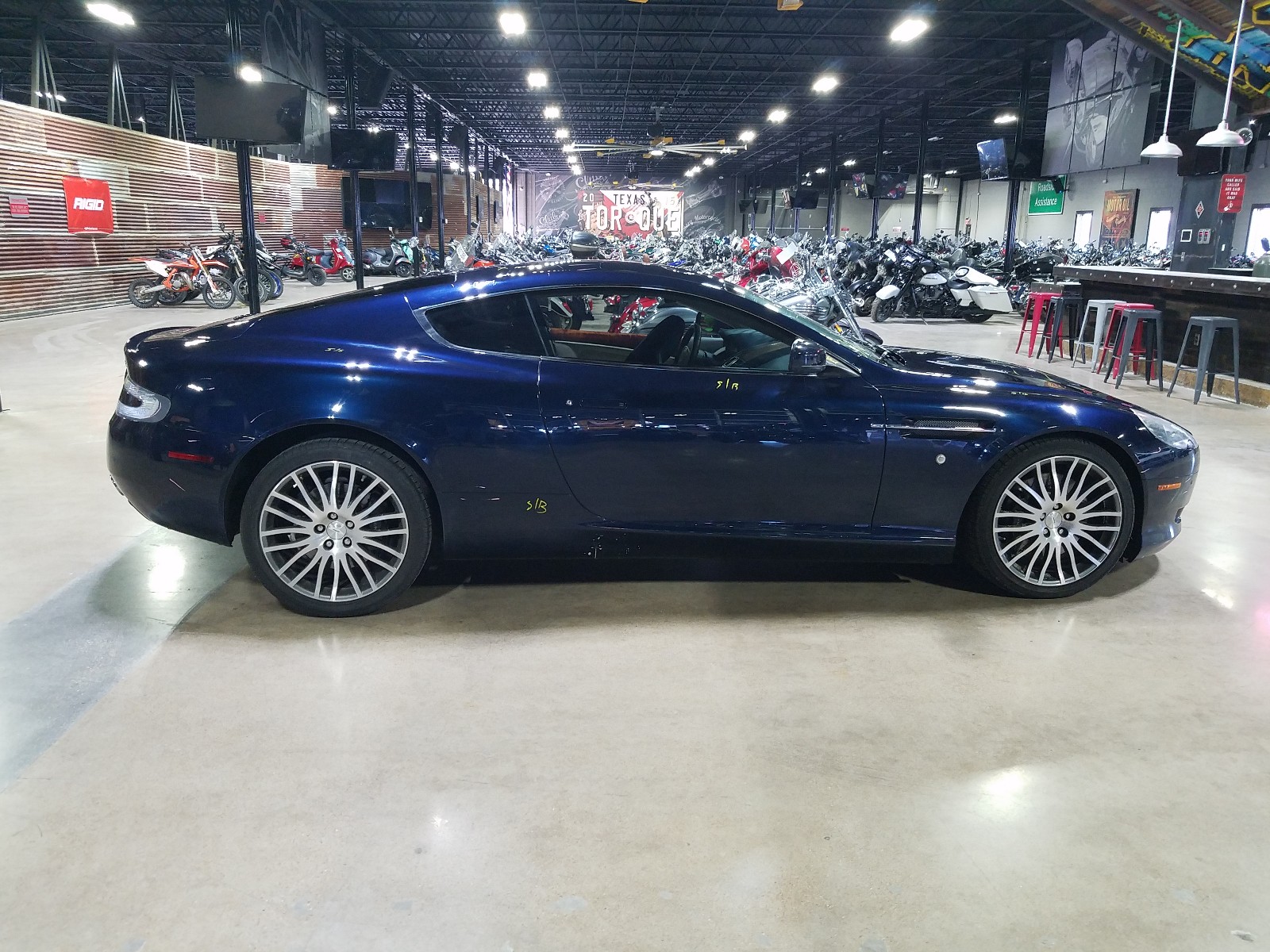 Aston-martin Db9 (2009)