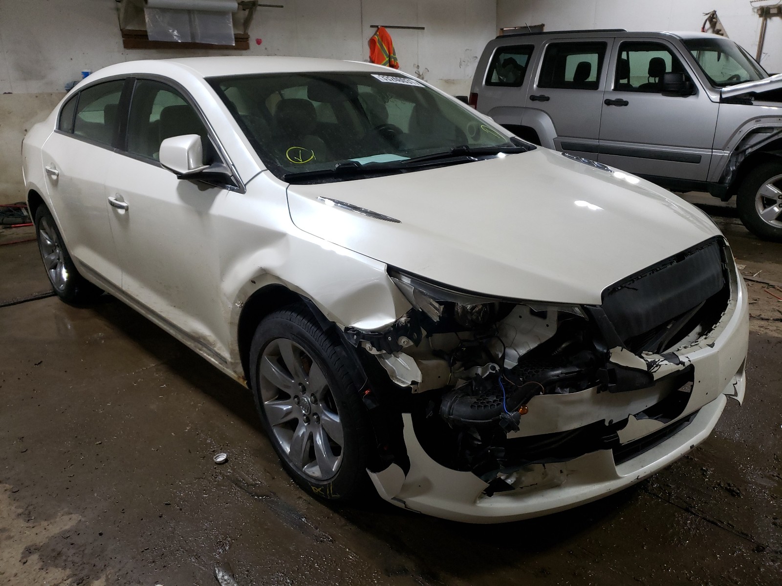 Buick Lacrosse c (2010)