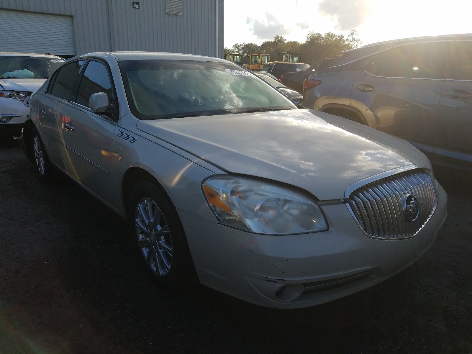 Buick Lucerne cx (2010)