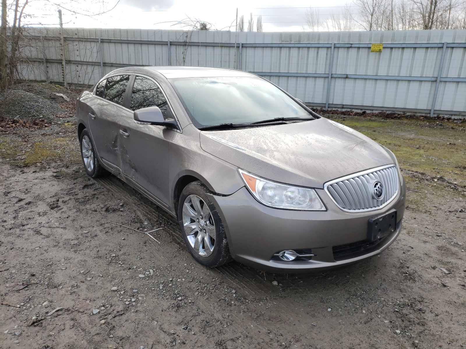 Buick Lacrosse c (2011)