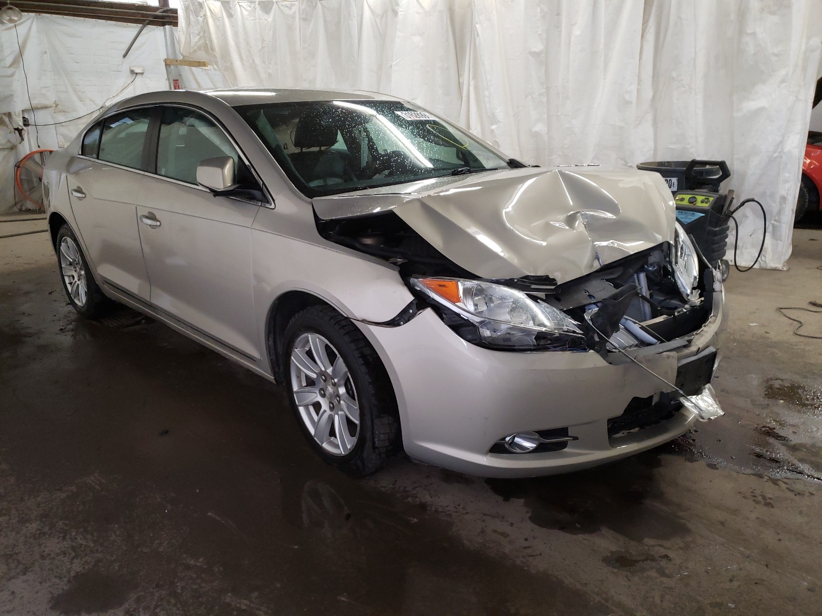Buick Lacrosse c (2011)