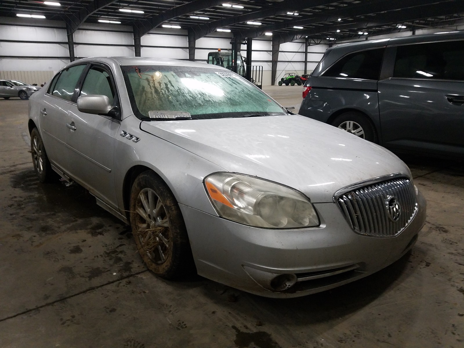 Buick Lucerne cx (2011)