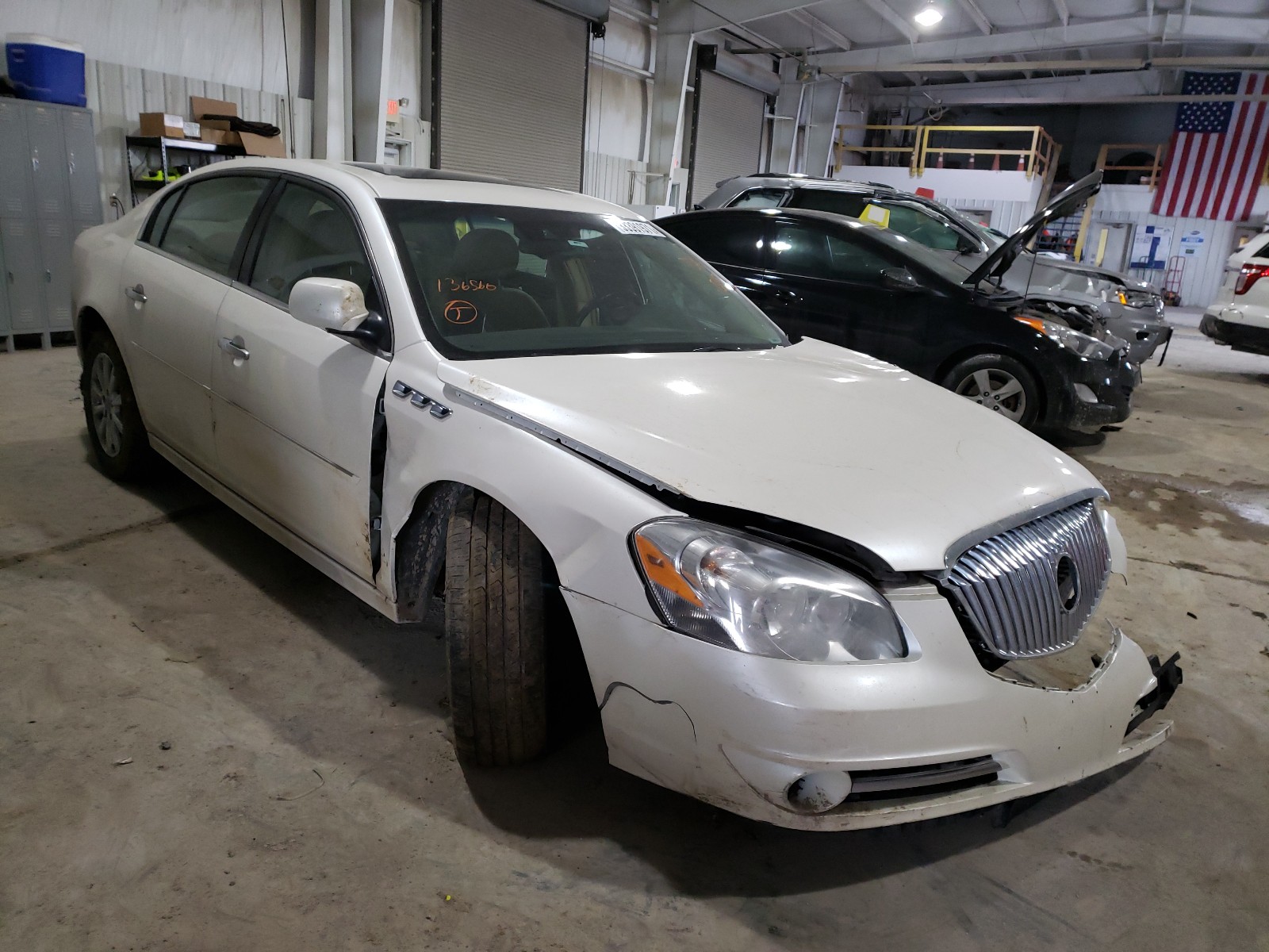Buick Lucerne cx (2011)