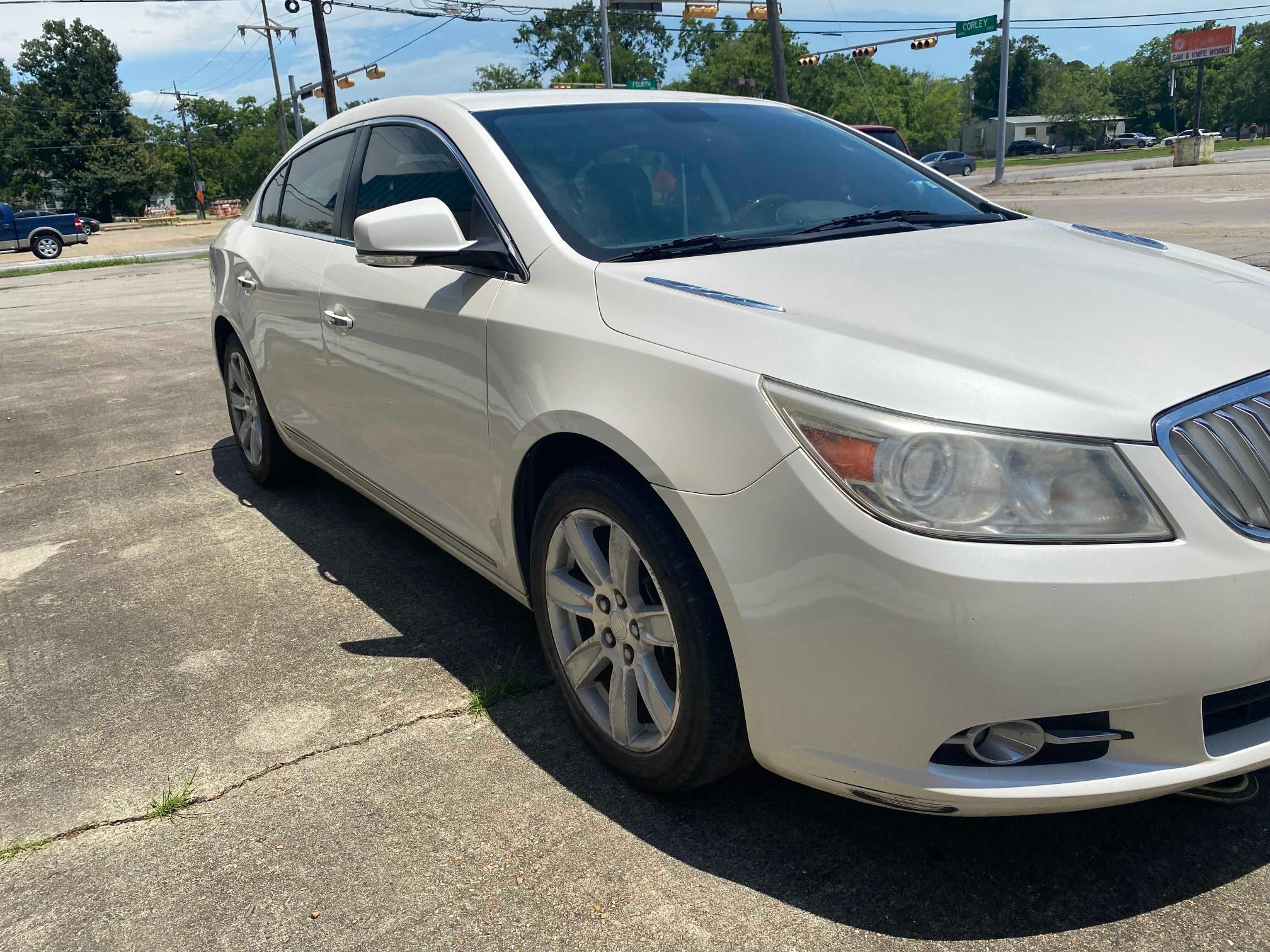 Buick Lacrosse t (2012)