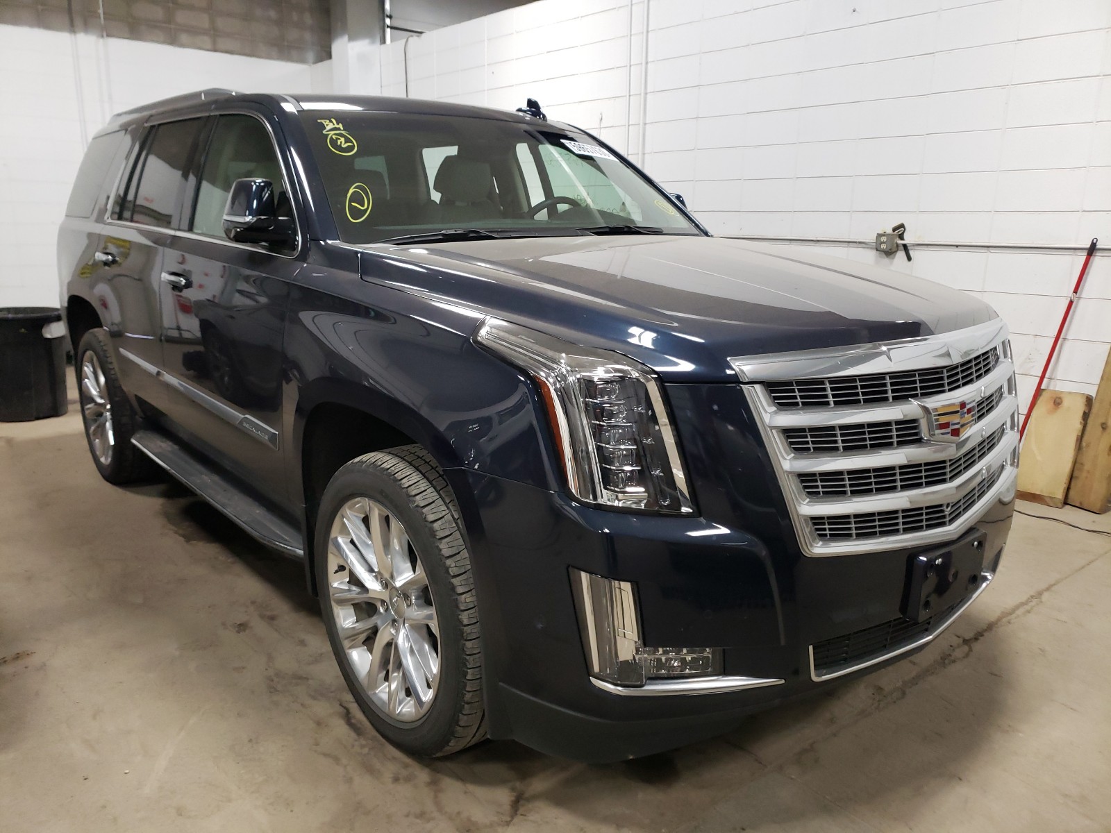 Cadillac Escalade l (2020)