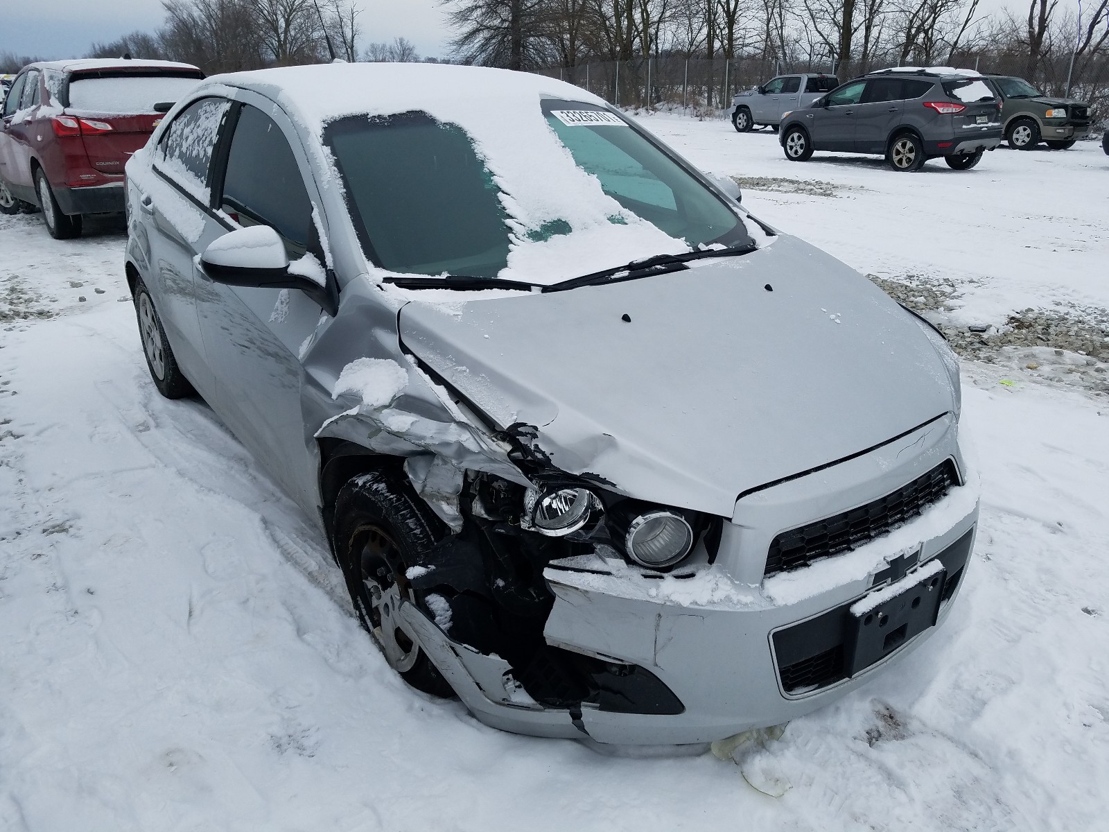 Chevrolet Sonic ls (2013)