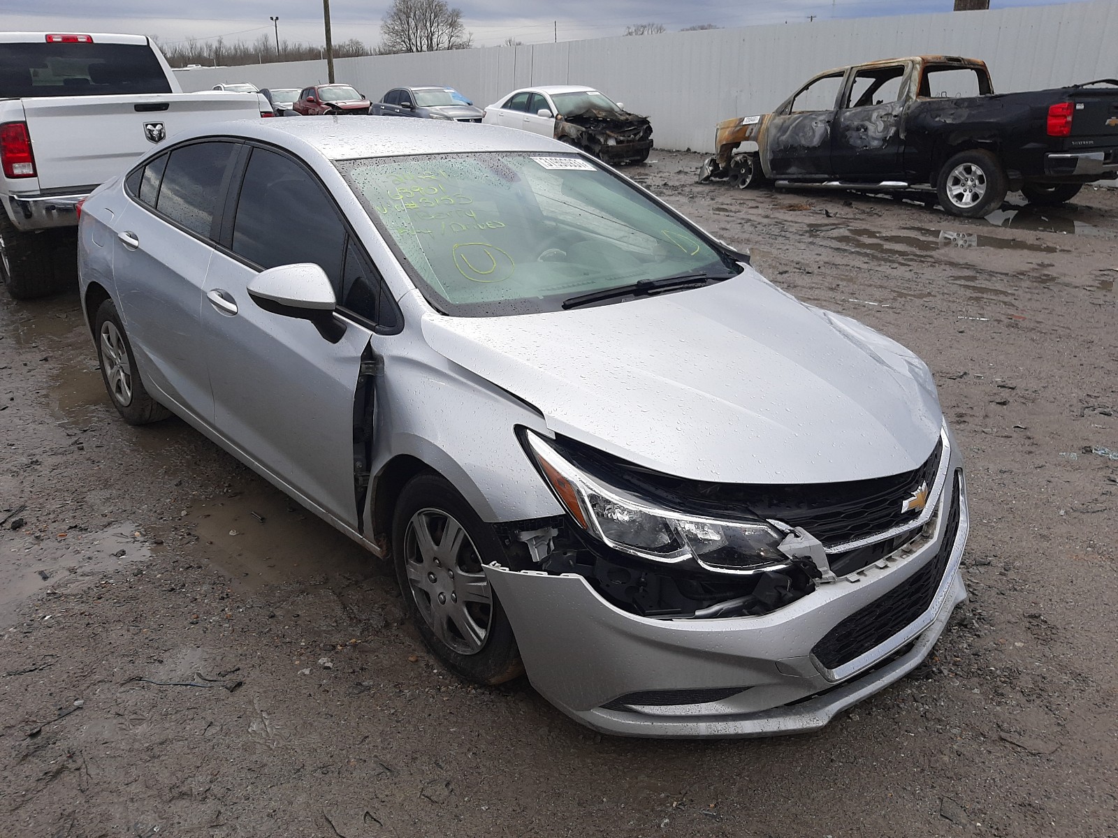 Chevrolet Cruze ls (2017)