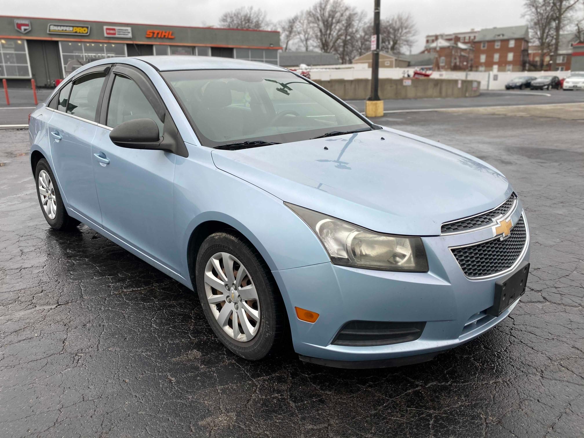 Chevrolet Cruze ls (2011)