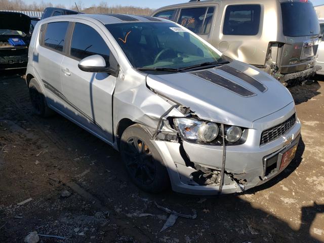 Chevrolet Sonic ls (2015)
