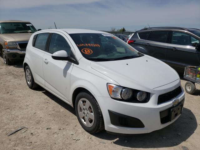 Chevrolet Sonic ls (2015)