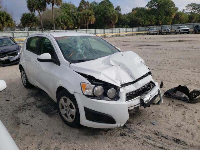 Chevrolet Sonic ls (2014)