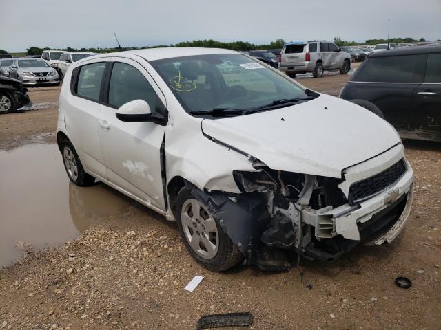 Chevrolet Sonic ls (2013)