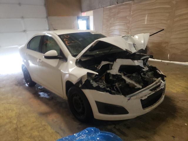 Chevrolet Sonic ls (2015)