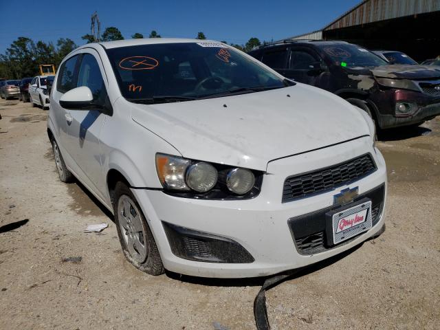 Chevrolet Sonic ls (2013)