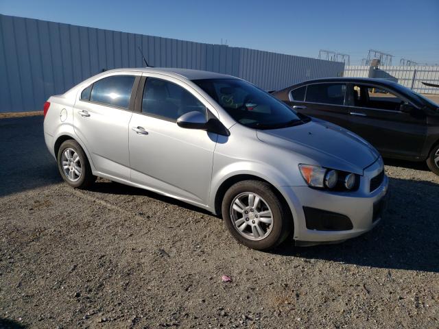 Chevrolet Sonic ls (2012)