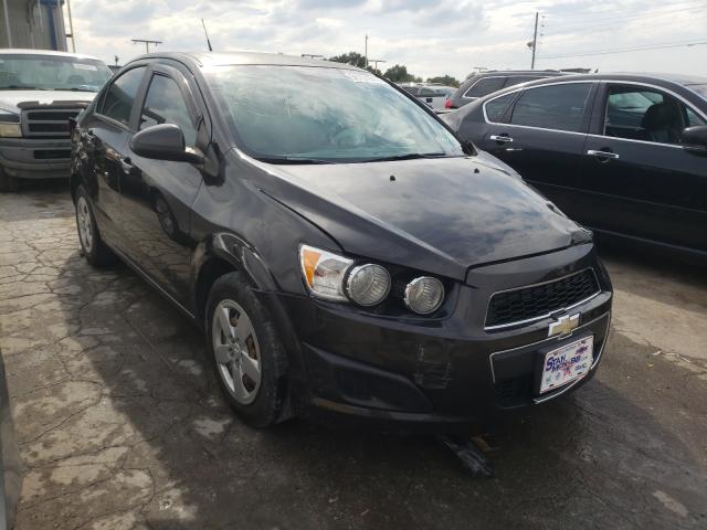 Chevrolet Sonic ls (2013)