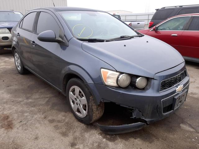 Chevrolet Sonic ls (2013)