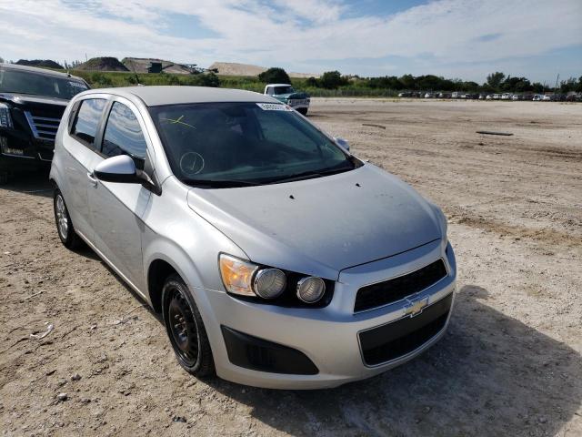 Chevrolet Sonic ls (2012)