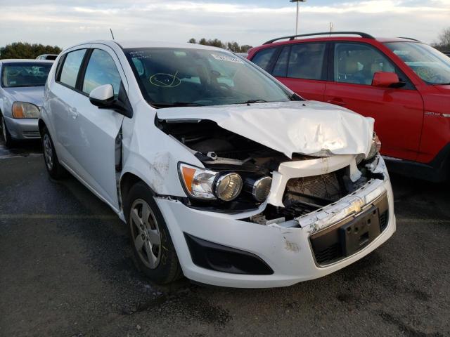 Chevrolet Sonic ls (2015)