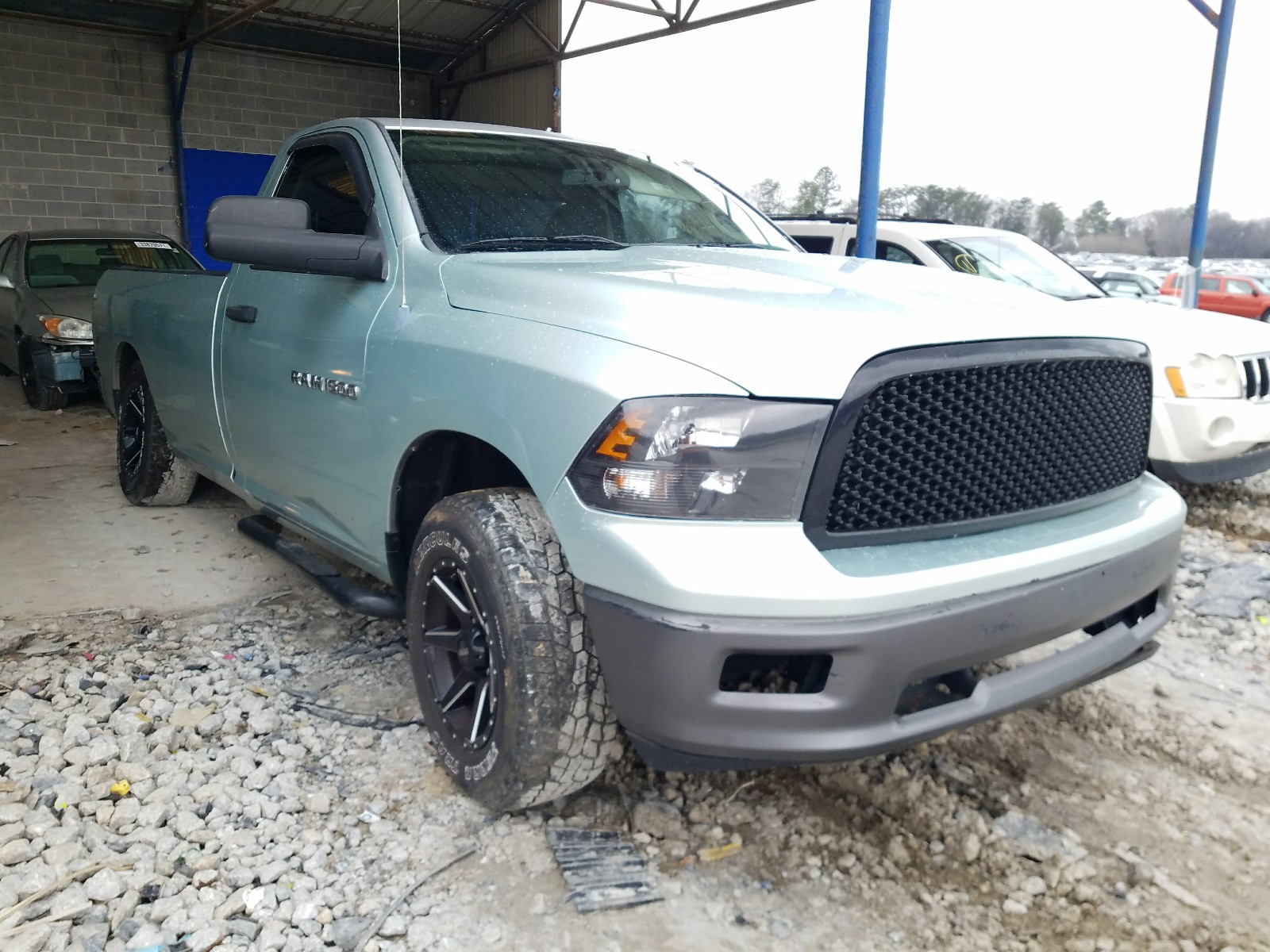 Dodge Ram 1500 s (2012)