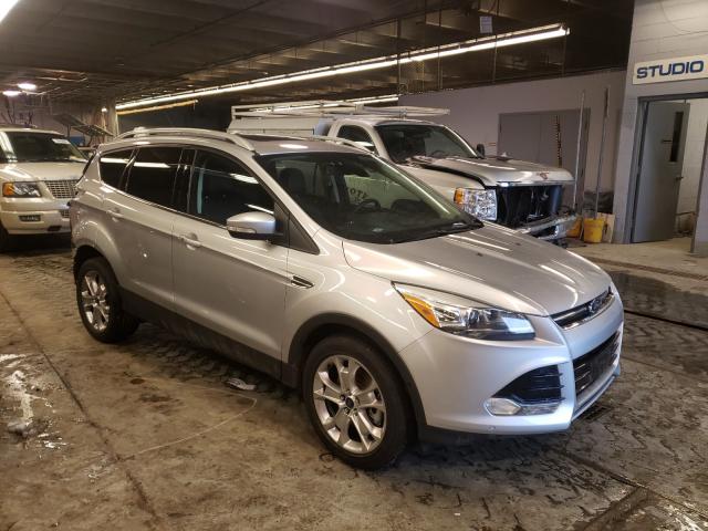 Ford Escape tit (2014)