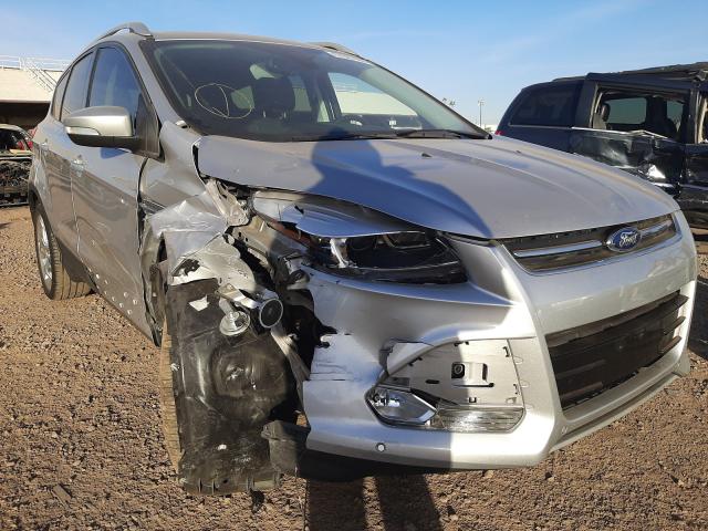 Ford Escape tit (2015)