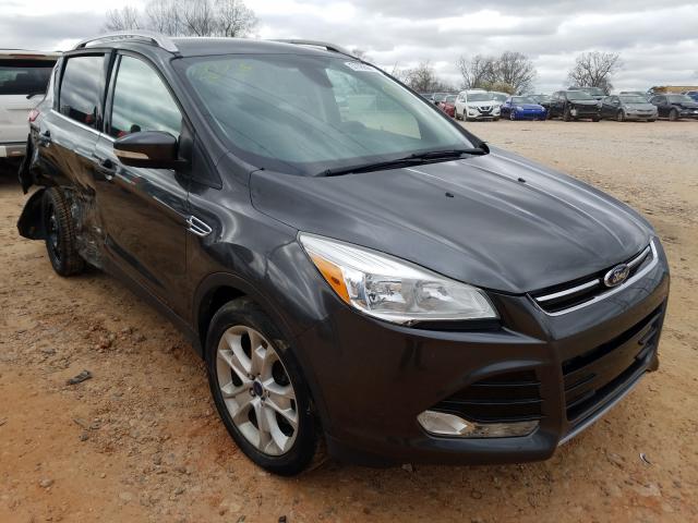 Ford Escape tit (2015)
