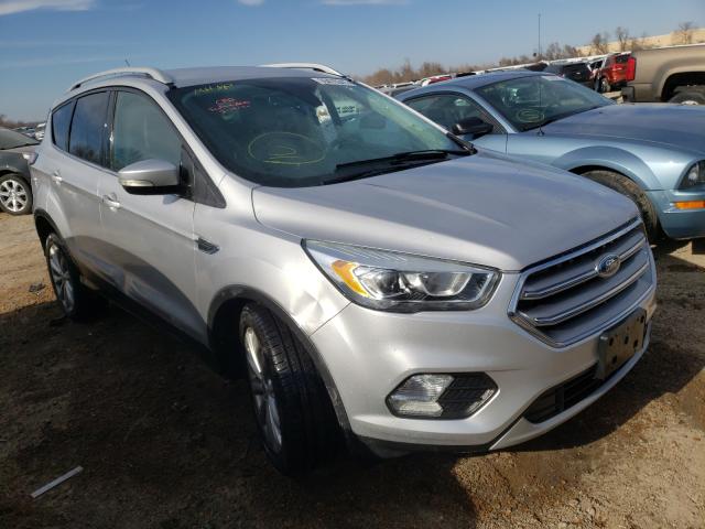 Ford Escape tit (2017)